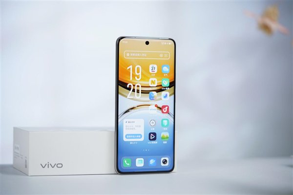 vivo第一款等深四曲屏手机！vivo Y300 Pro图赏  第1张