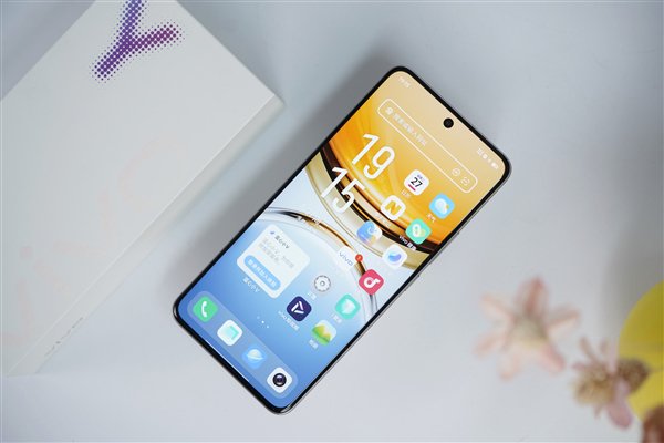 vivo第一款等深四曲屏手机！vivo Y300 Pro图赏  第4张