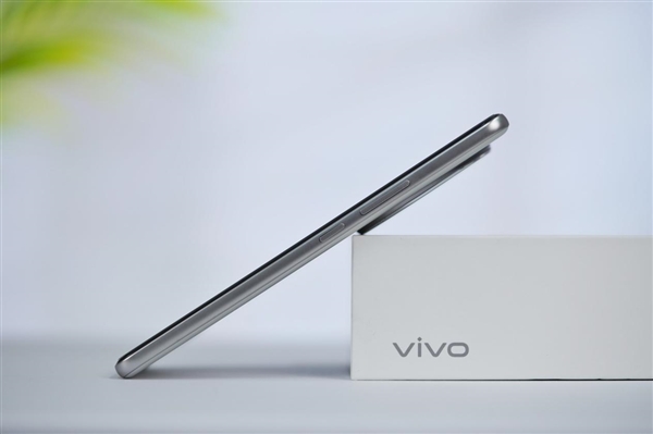 vivo第一款等深四曲屏手机！vivo Y300 Pro图赏  第19张